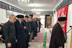 صلاة الجماعة في مؤسسة ال البيت لاحياء التراث